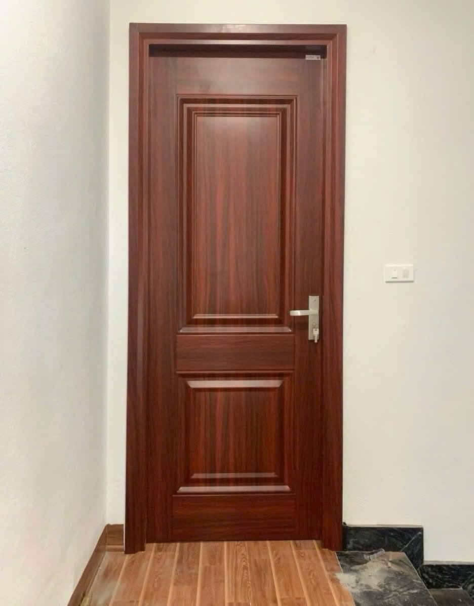 Có nên dùng cửa thép vân gỗ cho phòng thờ không?