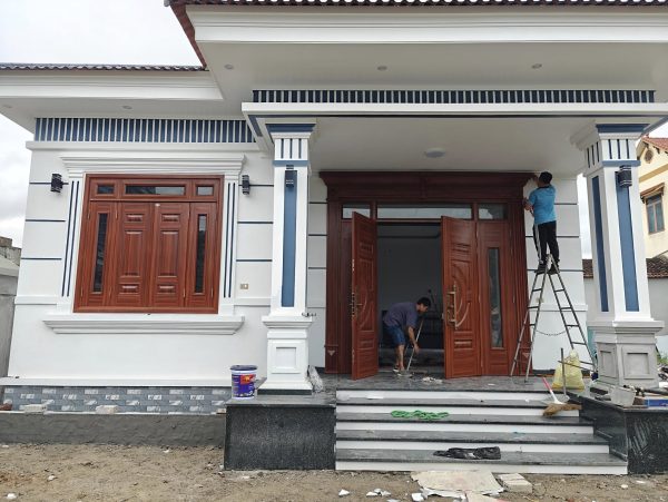 Lắp cửa thép vân gỗ có cần đục tường không?